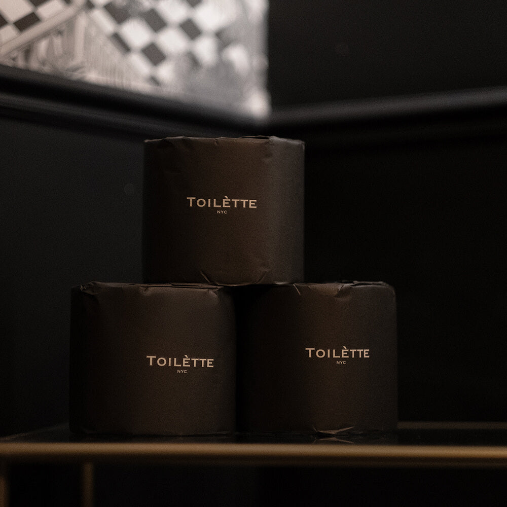 dark Toilètte rolls in bathroom